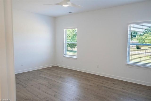 5158 Paramount Road 1062, Pfafftown, NC 27040