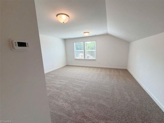 5158 Paramount Road 1062, Pfafftown, NC 27040