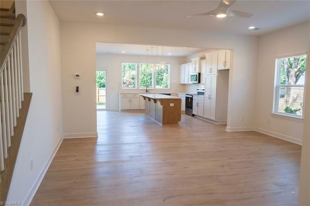 5158 Paramount Road 1062, Pfafftown, NC 27040
