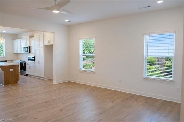 5158 Paramount Road 1062, Pfafftown, NC 27040