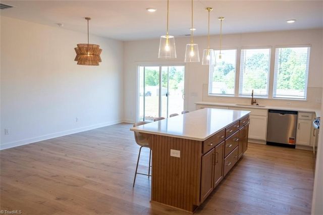 5158 Paramount Road 1062, Pfafftown, NC 27040