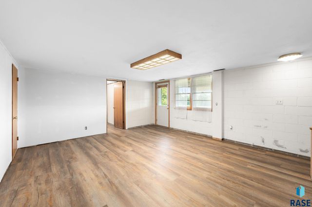 202 S Detroit Ave Avenue, Sioux Falls, SD 57110
