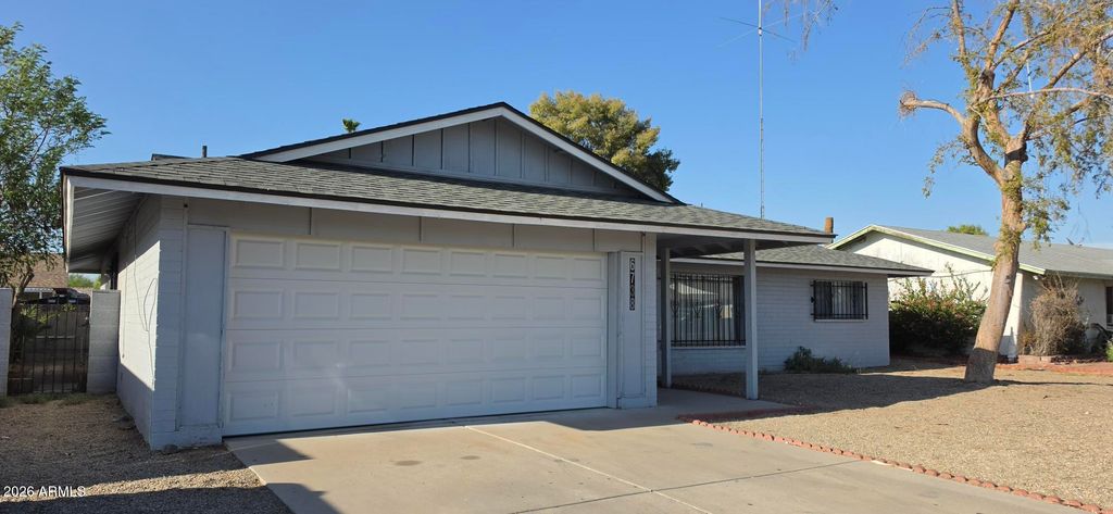 6738 W DENTON Lane, Glendale, AZ 85303 — photo 2