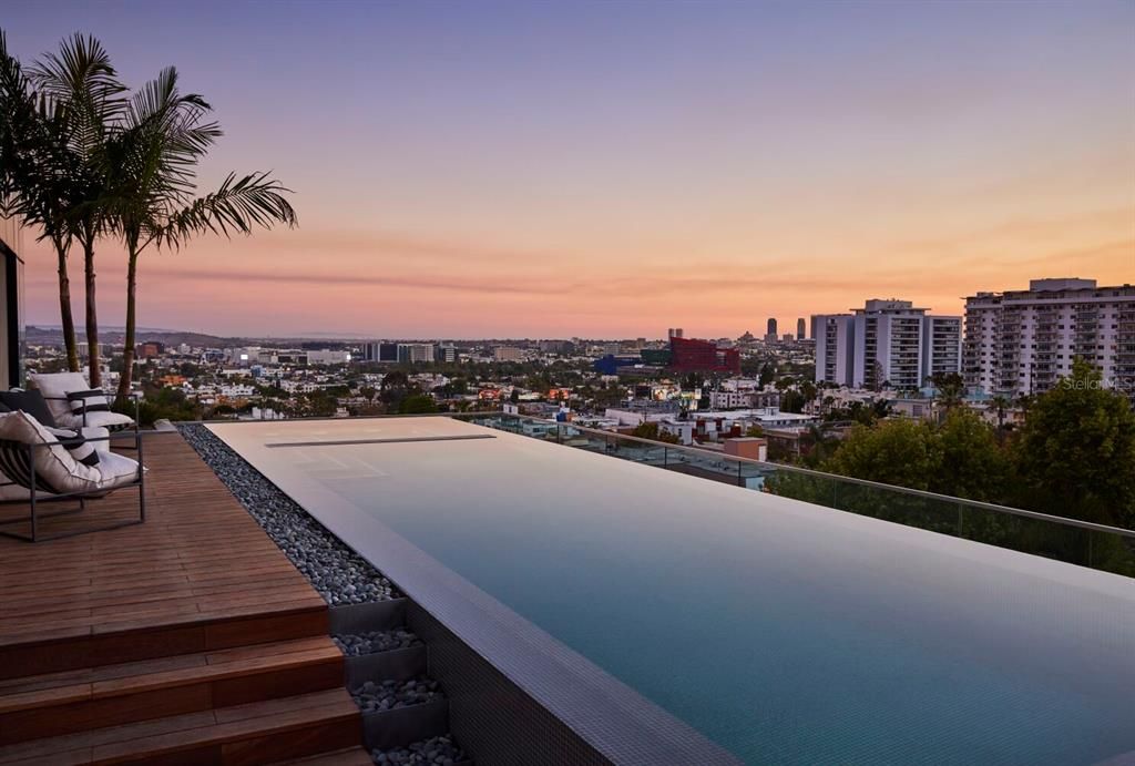 Image 9 of property listing at The Icon 1120 ASHFORD AVE 1202, San Juan, PR 00907