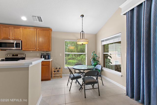 8555 LITTLE SWIFT Circle 32A, Jacksonville, FL 32256