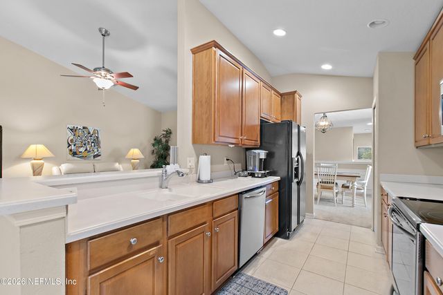 8555 LITTLE SWIFT Circle 32A, Jacksonville, FL 32256