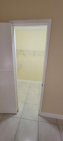 11470 NW 4th Ln 11470, Sweetwater, FL 33172