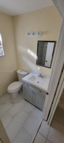 11470 NW 4th Ln 11470, Sweetwater, FL 33172