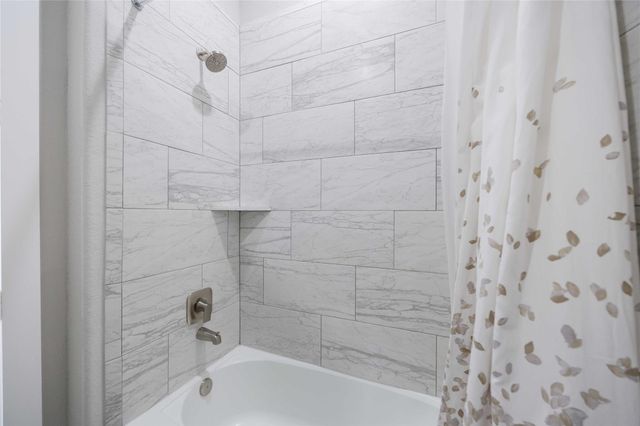 33510 Walnut Xing, Magnolia, TX 77355