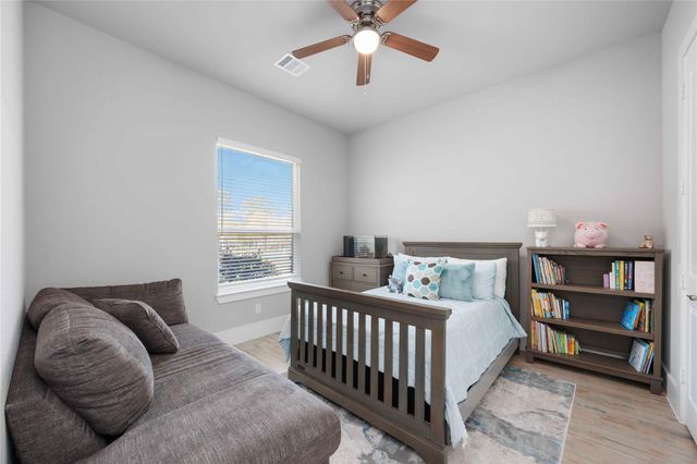 33510 Walnut Xing, Magnolia, TX 77355