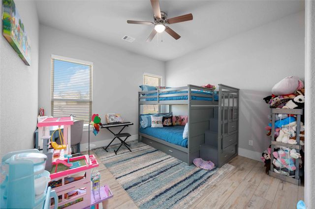 33510 Walnut Xing, Magnolia, TX 77355