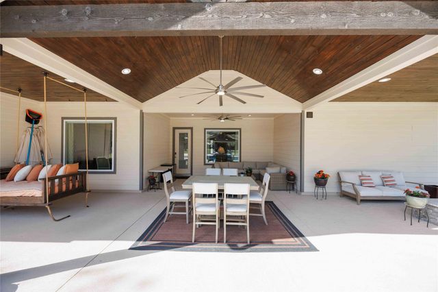 33510 Walnut Xing, Magnolia, TX 77355