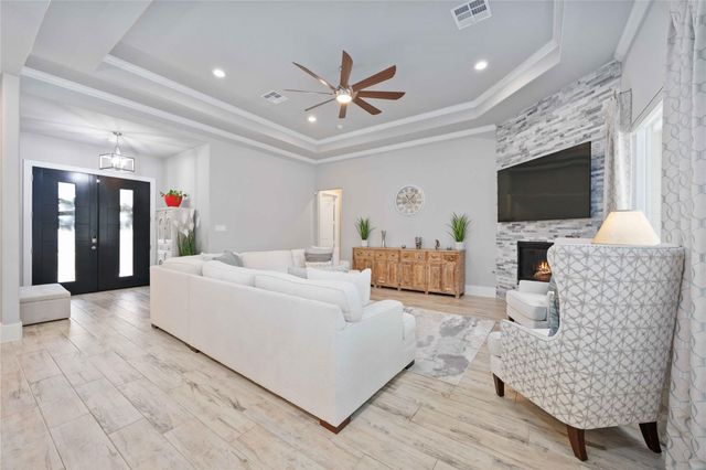 33510 Walnut Xing, Magnolia, TX 77355