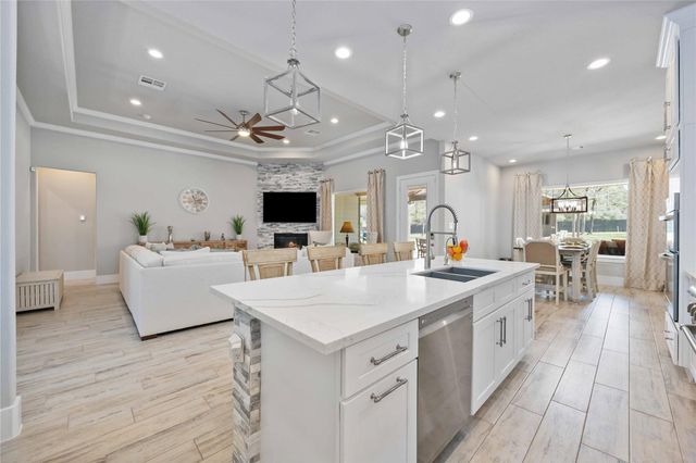 33510 Walnut Xing, Magnolia, TX 77355