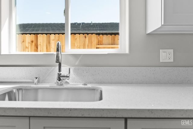 715 Merengue Street, Bakersfield, CA 93306