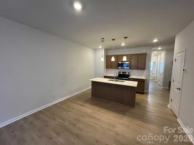 4632 Lakeview Road 6, Charlotte, NC 28216