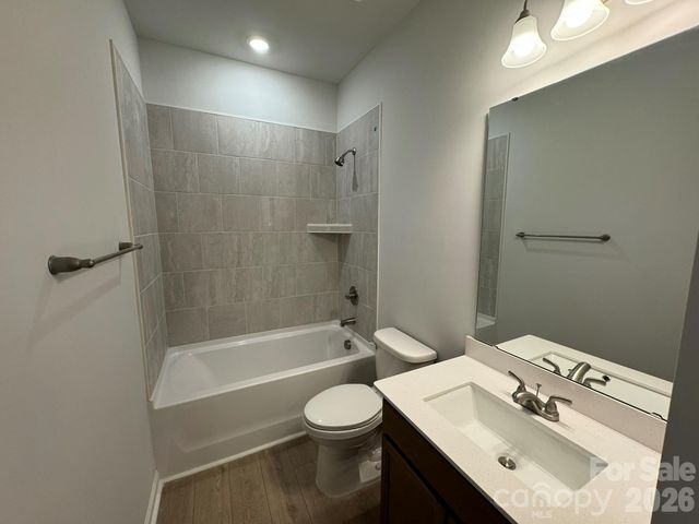 4632 Lakeview Road 6, Charlotte, NC 28216