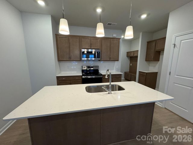 4632 Lakeview Road 6, Charlotte, NC 28216