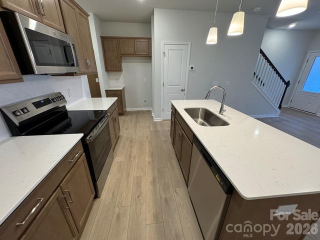 4632 Lakeview Road 6, Charlotte, NC 28216