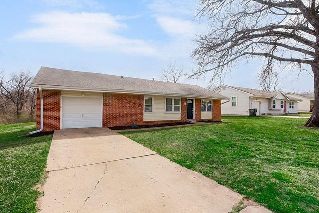 1421 Cherokee Street, Leavenworth, KS 66048