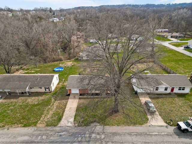 1421 Cherokee Street, Leavenworth, KS 66048