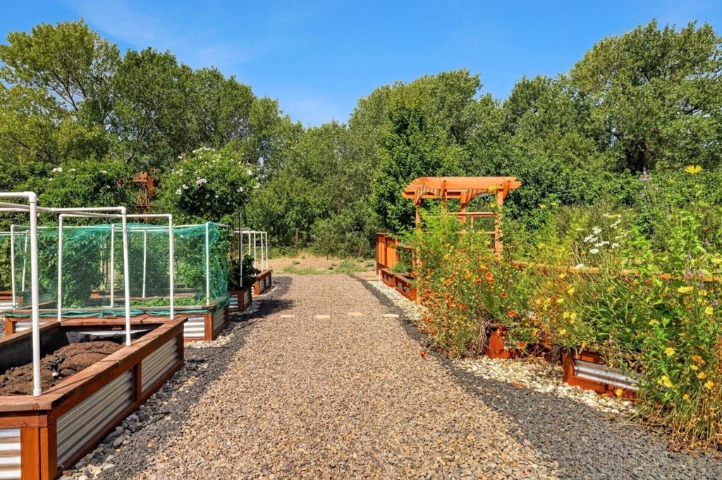Image 93 of property listing at 3930 Aruba, Chico, CA 95973