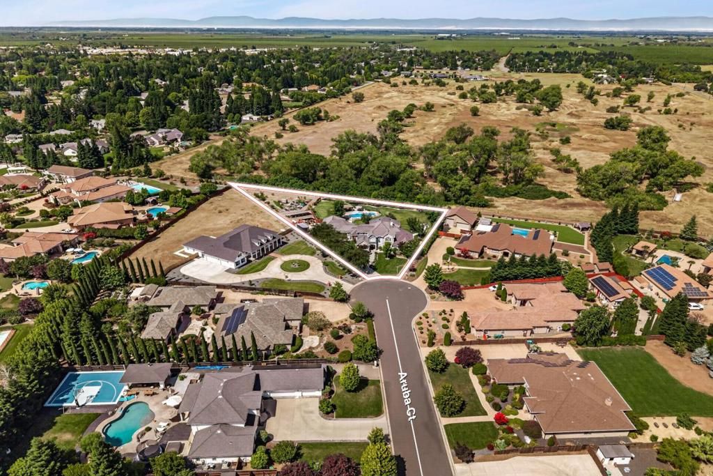 Image 98 of property listing at 3930 Aruba, Chico, CA 95973
