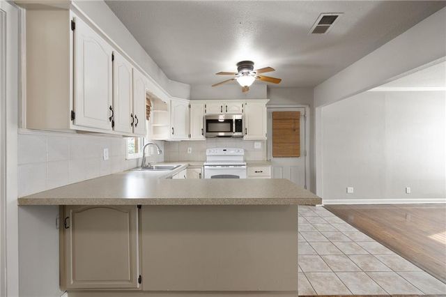 11000 W 56th Terrace, Shawnee, KS 66203