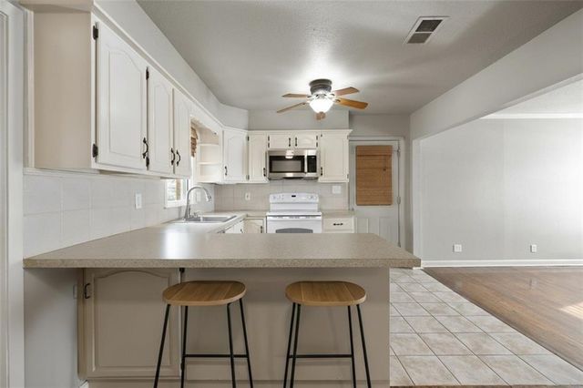 11000 W 56th Terrace, Shawnee, KS 66203