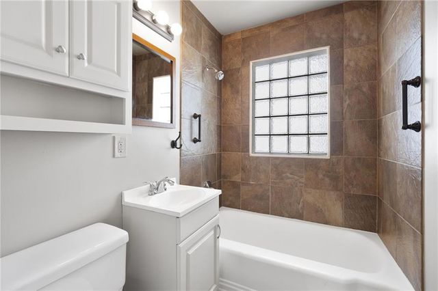 11000 W 56th Terrace, Shawnee, KS 66203