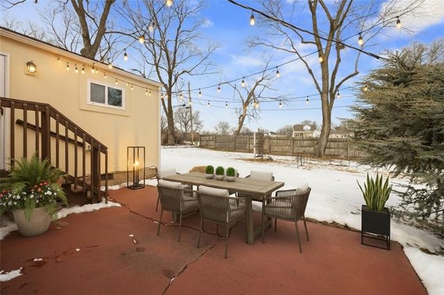 11000 W 56th Terrace, Shawnee, KS 66203