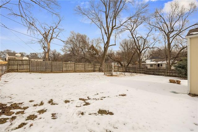 11000 W 56th Terrace, Shawnee, KS 66203