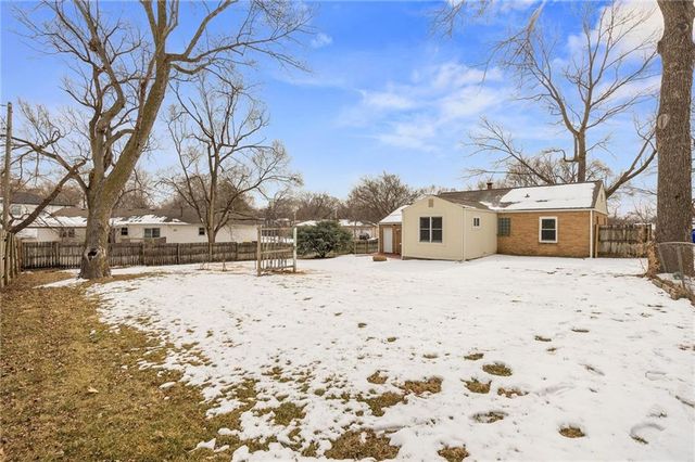 11000 W 56th Terrace, Shawnee, KS 66203