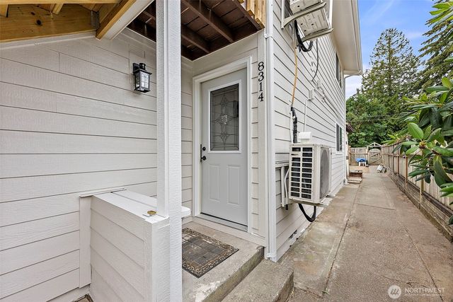 8314 S Park Avenue, Tacoma, WA 98408
