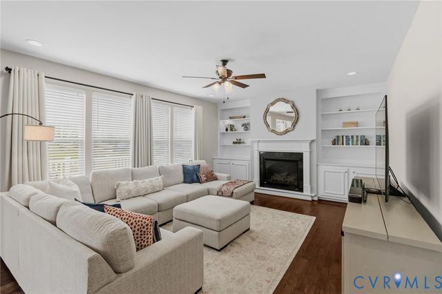 1813 James Overlook Dr, Chester, VA 23836