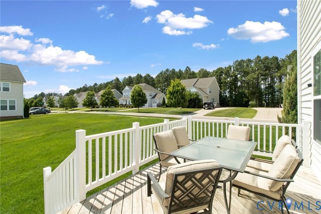 1813 James Overlook Dr, Chester, VA 23836