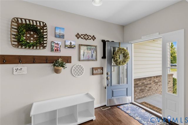 1813 James Overlook Dr, Chester, VA 23836
