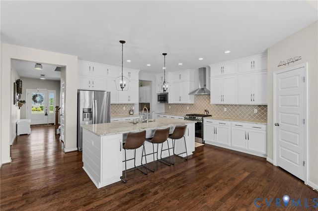 1813 James Overlook Dr, Chester, VA 23836