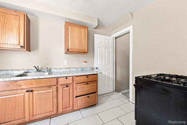 8882 Evergreen Avenue, Detroit, MI 48228