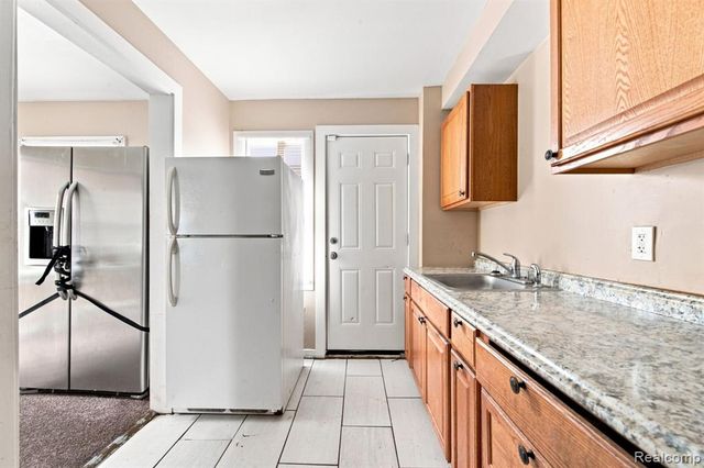 8882 Evergreen Avenue, Detroit, MI 48228