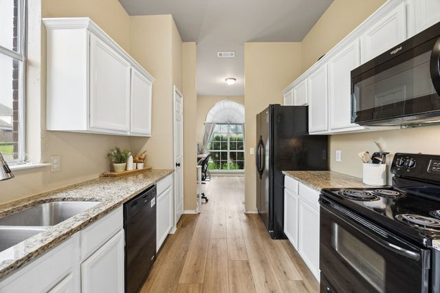 1419 Bogard Lane, Lewisville, TX 75077