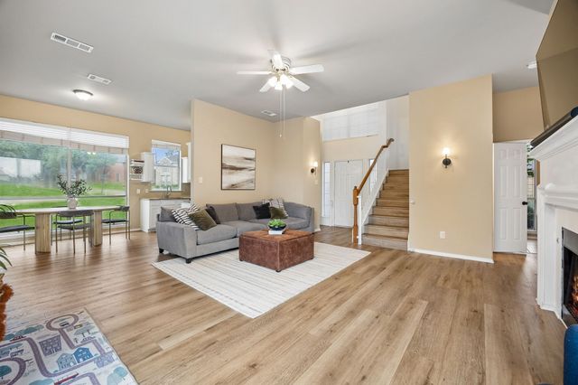 1419 Bogard Lane, Lewisville, TX 75077