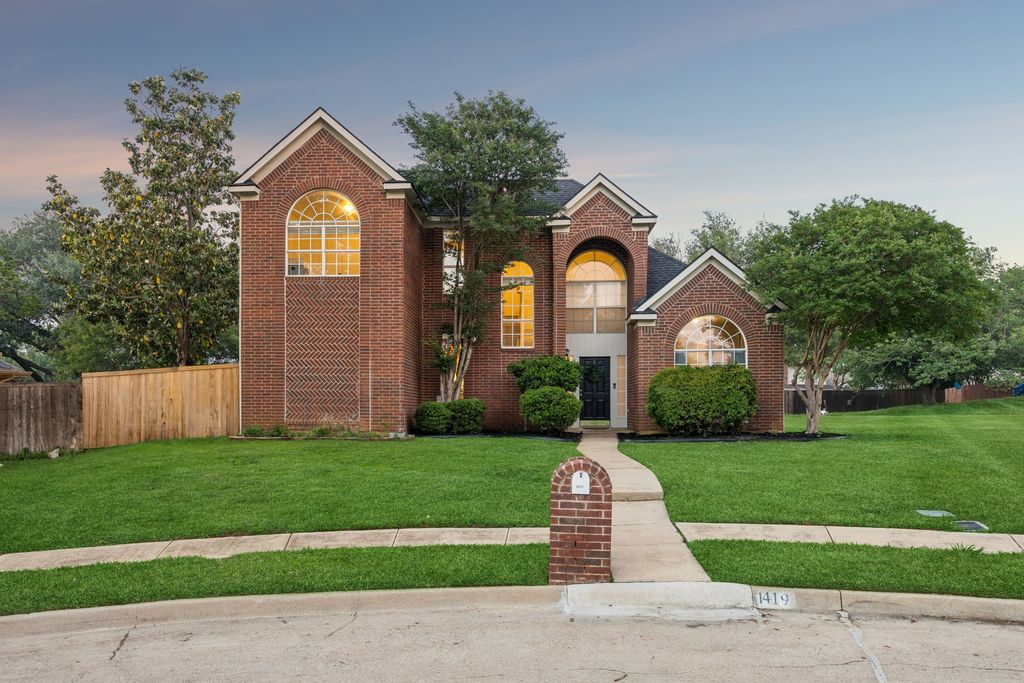 1419 Bogard Lane, Lewisville, TX 75077