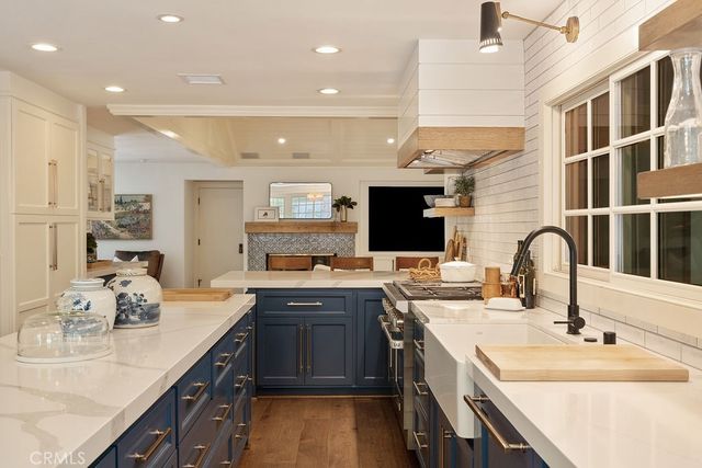 3911 E Rolling Green, Orange, CA 92867