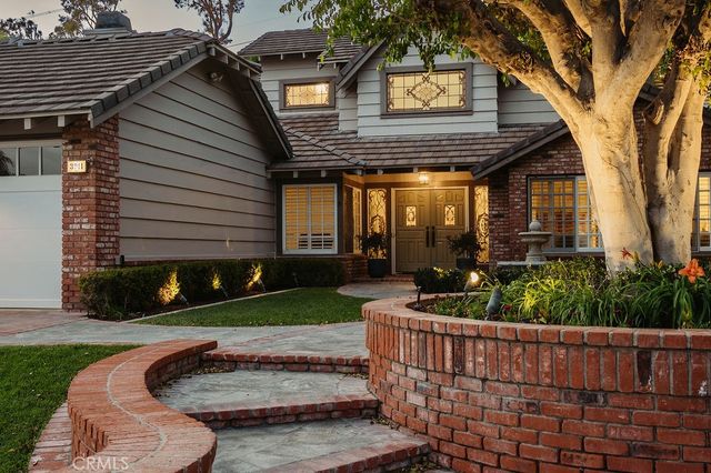 3911 E Rolling Green, Orange, CA 92867