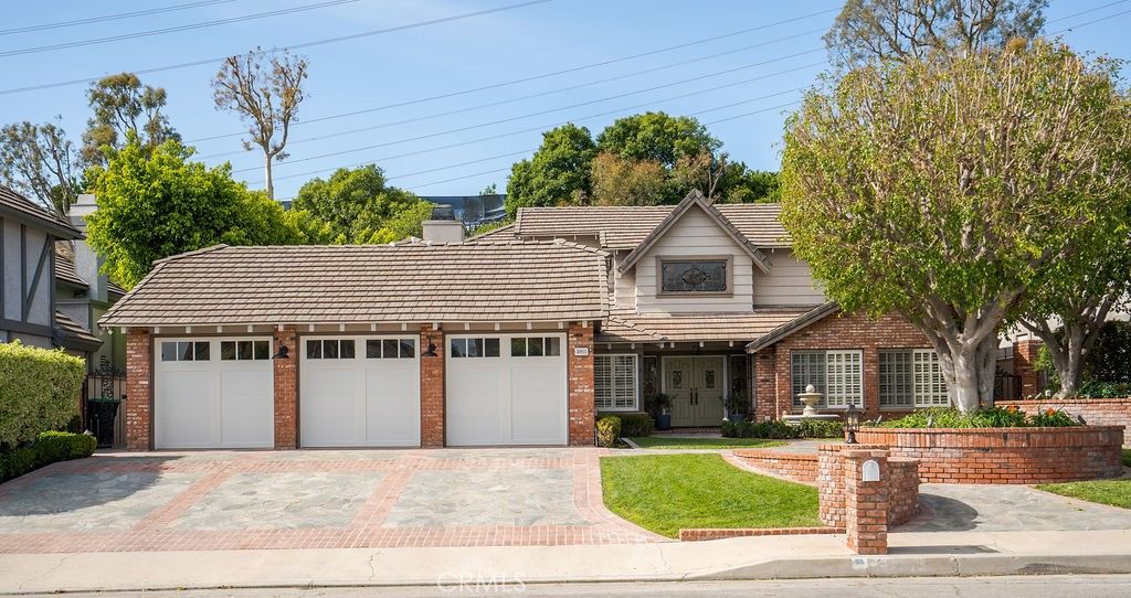 3911 E Rolling Green, Orange, CA 92867