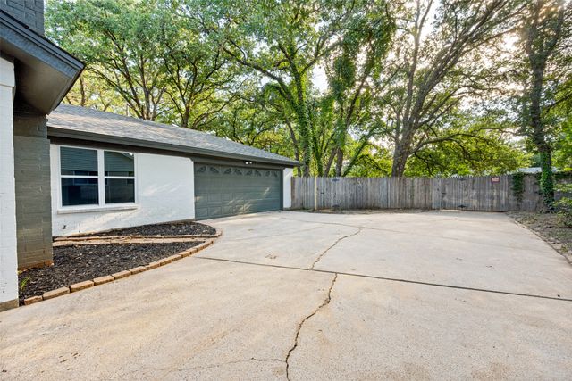 444 Billy Creek Circle, Hurst, TX 76053