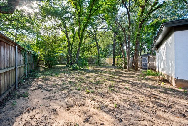 444 Billy Creek Circle, Hurst, TX 76053