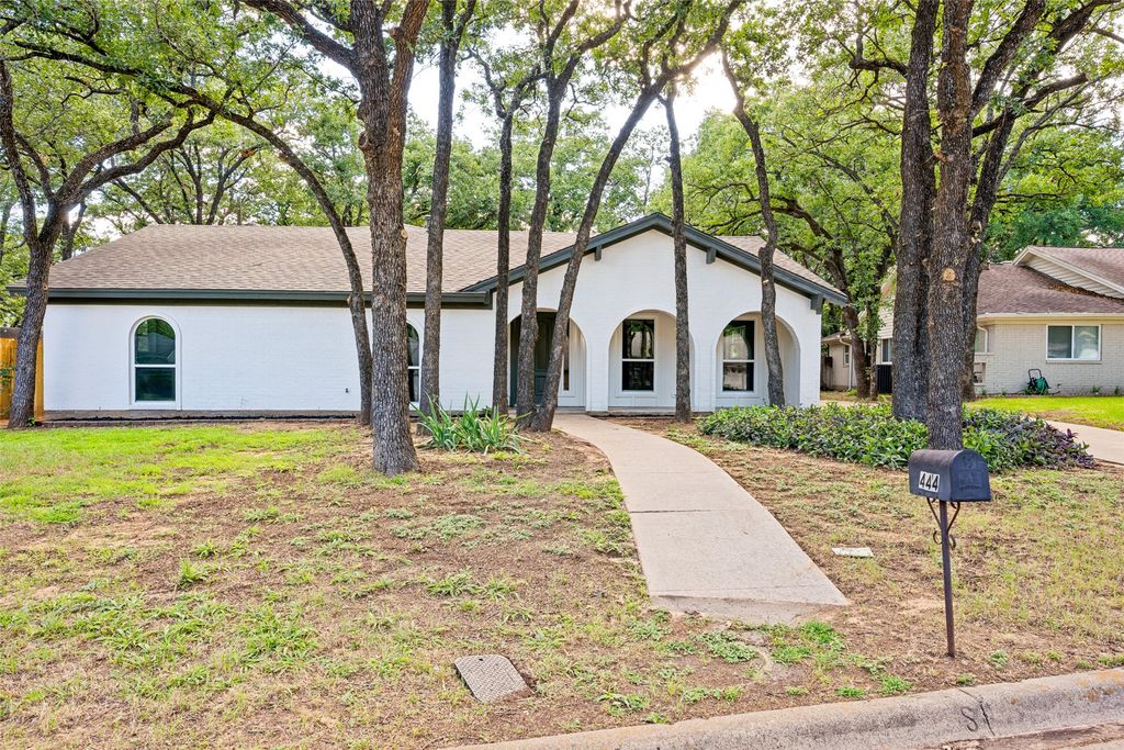 444 Billy Creek Circle, Hurst, TX 76053