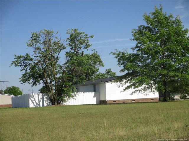 27 Skylark Lane, St. Pauls, NC 28384